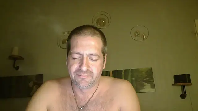 Snapshot of matrikes1 chatting on 02.21.25 matrikes1 online show from 02.21.25