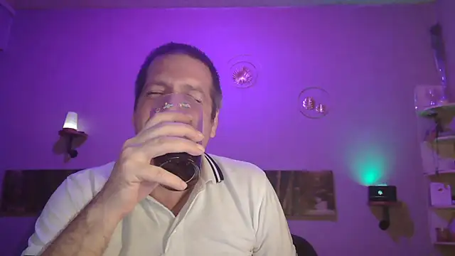 Snapshot of matrikes1 chatting on 03.13.25 matrikes1 online show from 03.13.25