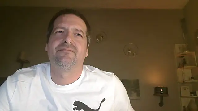 Snapshot of matrikes1 chatting on 03.18.25 matrikes1 online show from 03.18.25