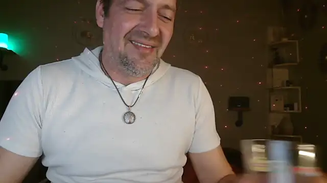 Snapshot of matrikes1 chatting on 03.21.25 matrikes1 online show from 03.21.25