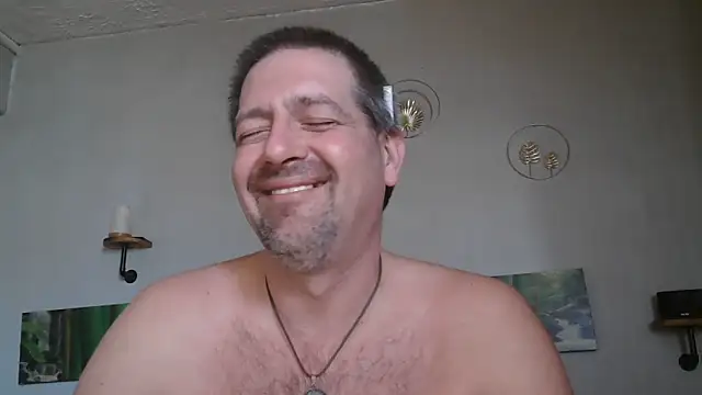 Snapshot of matrikes1 chatting on 03.22.25 matrikes1 online show from 03.22.25