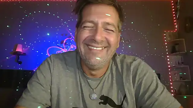 Snapshot of matrikes1 chatting on 10.05.25 matrikes1 online show from 10.05.25