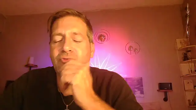 Snapshot of matrikes1 chatting on 10.07.25 matrikes1 online show from 10.07.25