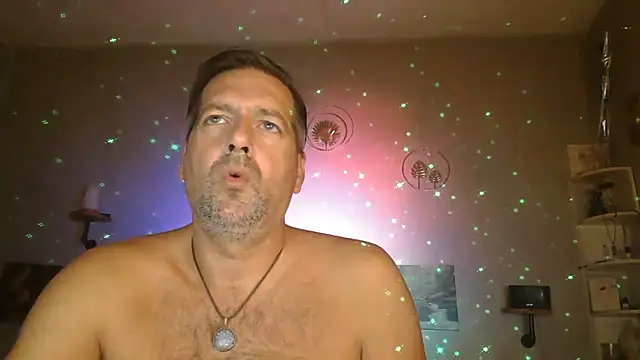 Snapshot of matrikes1 chatting on 10.08.25 matrikes1 online show from 10.08.25