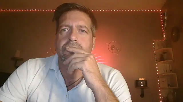 Snapshot of matrikes1 chatting on 10.11.25 matrikes1 online show from 10.11.25