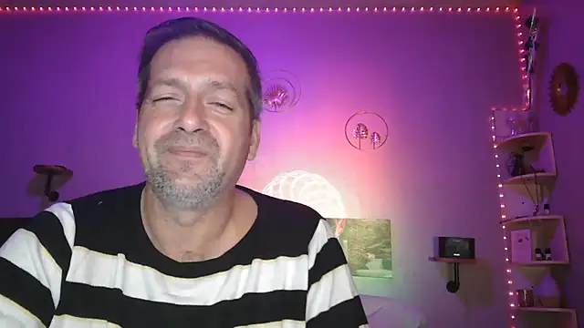 Snapshot of matrikes1 chatting on 10.31.25 matrikes1 online show from 10.31.25