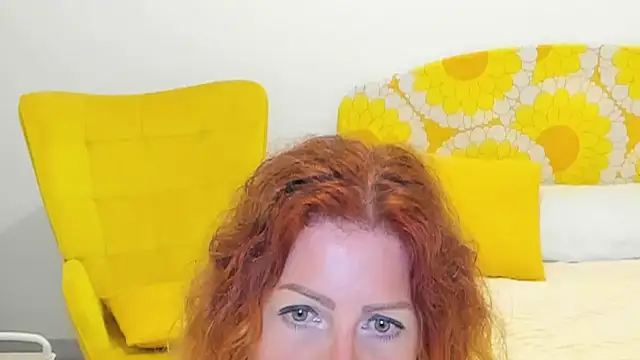 Snapshot of milf_penelope chatting on 10.14.25 milf penelope online show from 10.14.25