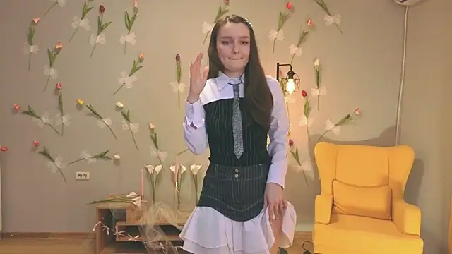 Snapshot of CloudGrace chatting on 07.22.26 CloudGrace online show from 07.22.26