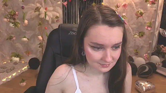 Snapshot of CloudGrace chatting on 07.23.26 CloudGrace online show from 07.23.26