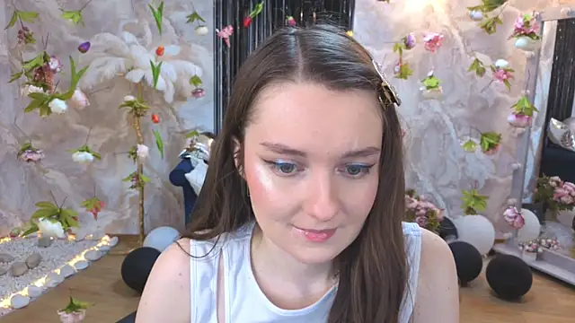 Snapshot of CloudGrace chatting on 07.28.26 CloudGrace online show from 07.28.26