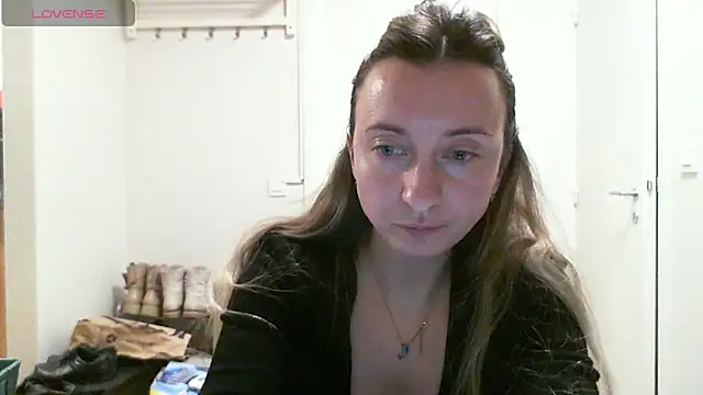 Snapshot of SusanCurt chatting on 02.27.25 SusanCurt online show from 02.27.25