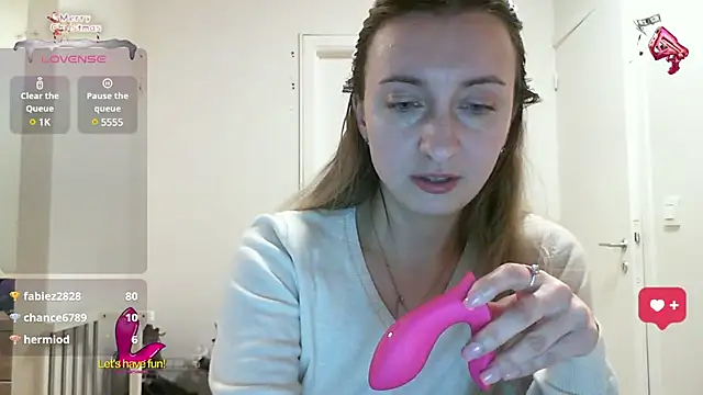 Snapshot of SusanCurt chatting on 03.11.25 SusanCurt online show from 03.11.25