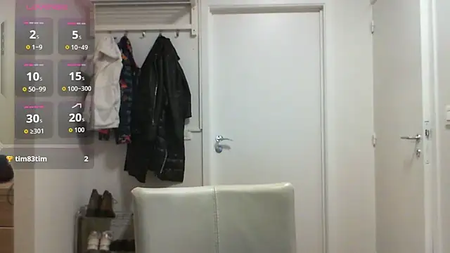 Snapshot of SusanCurt chatting on 10.15.25 SusanCurt online show from 10.15.25