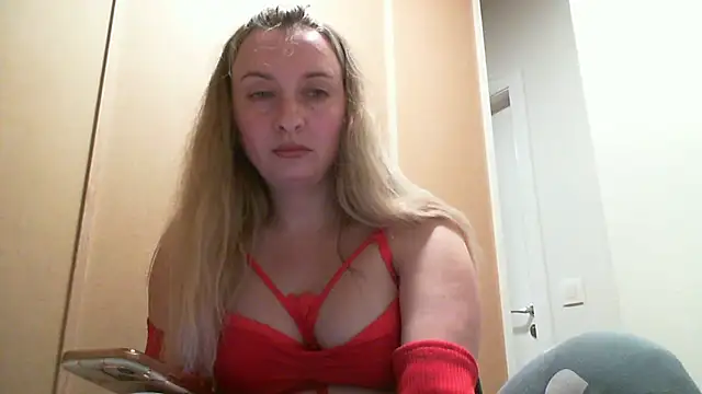 Snapshot of SusanCurt chatting on 11.01.25 SusanCurt online show from 11.01.25