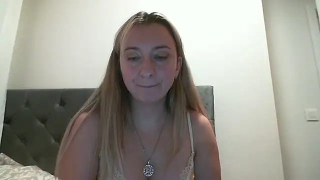 Snapshot of SusanCurt chatting on 11.30.25 SusanCurt online show from 11.30.25