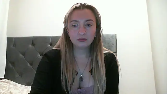 Snapshot of SusanCurt chatting on 12.02.25 SusanCurt online show from 12.02.25