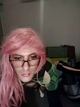 Snapshot of DiamondDrillBit chatting on 01.25.25 DiamondDrillBit online show from 01.25.25