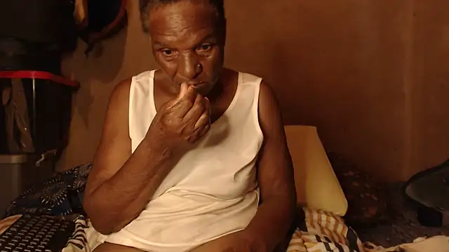 Snapshot of NaughtyGranny chatting on 02.09.25 NaughtyGranny online show from 02.09.25