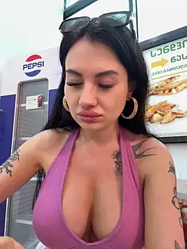 Snapshot of Wet__Bunny chatting on 06.17.26 Wet Bunny online show from 06.17.26