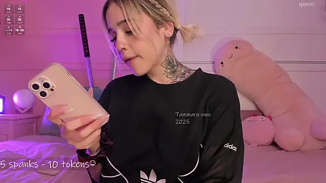 Snapshot of _Tammara_ chatting on 01.18.25 Tammara online show from 01.18.25