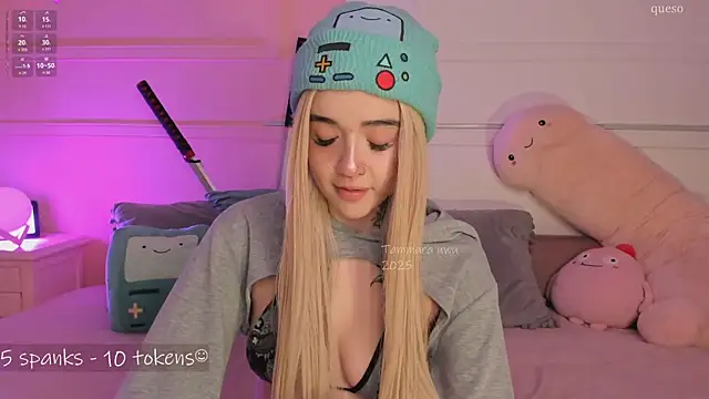 Snapshot of _Tammara_ chatting on 02.12.25 Tammara online show from 02.12.25