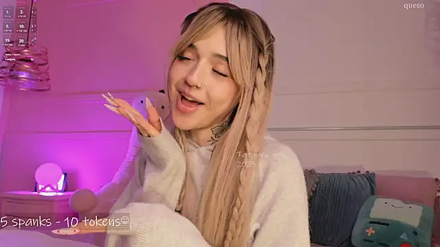 Snapshot of _Tammara_ chatting on 02.24.25 Tammara online show from 02.24.25