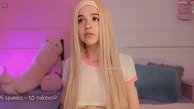 Snapshot of _Tammara_ chatting on 03.13.25 Tammara online show from 03.13.25