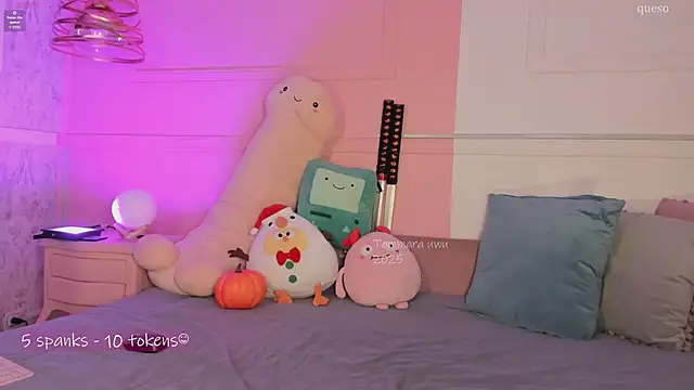 Snapshot of _Tammara_ chatting on 11.20.25 Tammara online show from 11.20.25