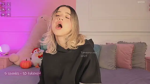 Snapshot of _Tammara_ chatting on 11.25.25 Tammara online show from 11.25.25