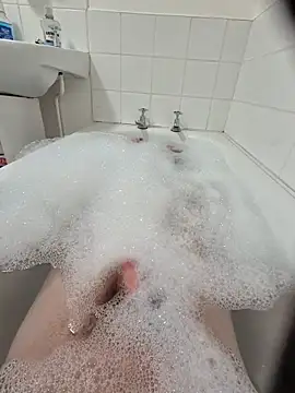 Snapshot of Deebo2212 chatting on 02.18.26 Deebo2212 online show from 02.18.26