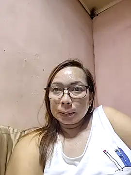 Snapshot of asianwet4u chatting on 05.04.26 asianwet4u online show from 05.04.26