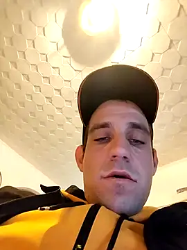 Snapshot of Codymc89 chatting on 12.19.25 Codymc89 online show from 12.19.25