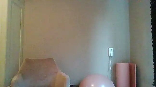 Snapshot of avajade chatting on 01.23.25 avajade online show from 01.23.25
