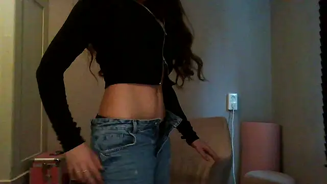 Snapshot of avajade chatting on 10.14.25 avajade online show from 10.14.25