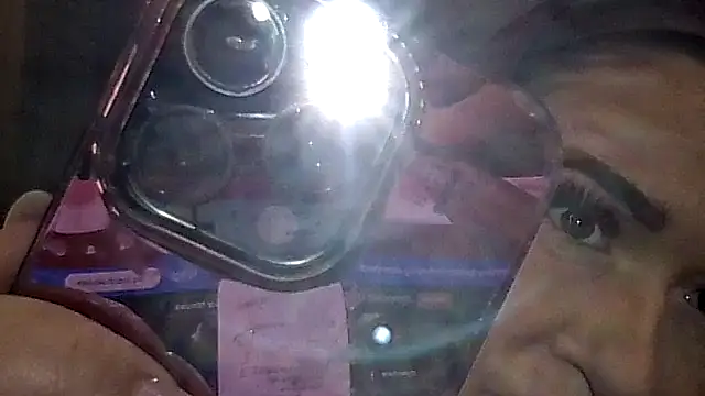 Snapshot of avajade chatting on 11.17.25 avajade online show from 11.17.25