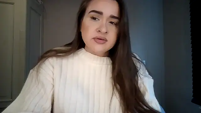 Snapshot of avajade chatting on 11.24.25 avajade online show from 11.24.25