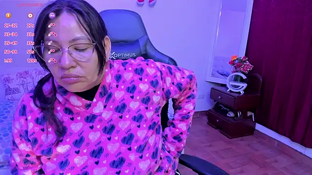 Snapshot of esmeralda_milf chatting on 09.18.25 esmeralda milf online show from 09.18.25