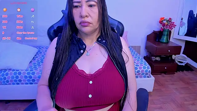 Snapshot of esmeralda_milf chatting on 10.17.25 esmeralda milf online show from 10.17.25