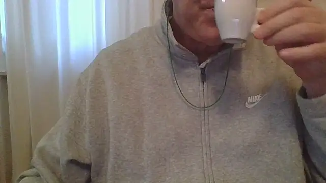 Snapshot of ANONIMO7735 chatting on 03.04.25 ANONIMO7735 online show from 03.04.25