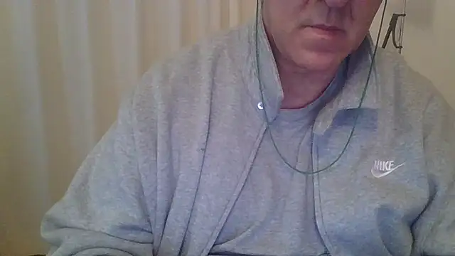 Snapshot of ANONIMO7735 chatting on 03.08.25 ANONIMO7735 online show from 03.08.25