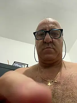 Snapshot of ANONIMO7735 chatting on 09.09.25 ANONIMO7735 online show from 09.09.25