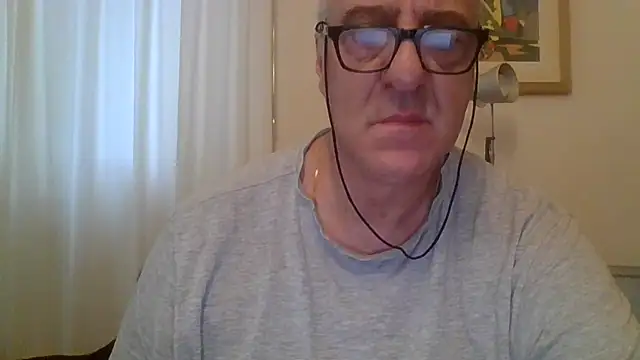 Snapshot of ANONIMO7735 chatting on 09.17.25 ANONIMO7735 online show from 09.17.25