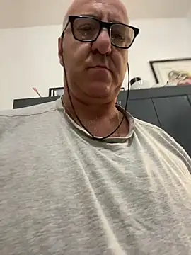 Snapshot of ANONIMO7735 chatting on 09.20.25 ANONIMO7735 online show from 09.20.25