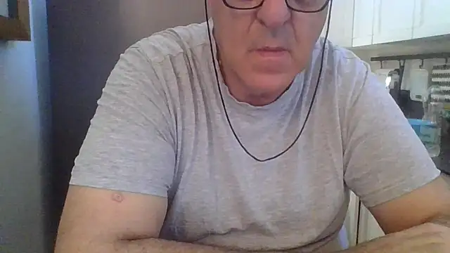 Snapshot of ANONIMO7735 chatting on 09.21.25 ANONIMO7735 online show from 09.21.25