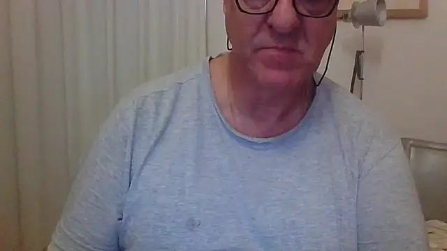 Snapshot of ANONIMO7735 chatting on 09.26.25 ANONIMO7735 online show from 09.26.25