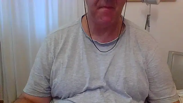 Snapshot of ANONIMO7735 chatting on 09.28.25 ANONIMO7735 online show from 09.28.25