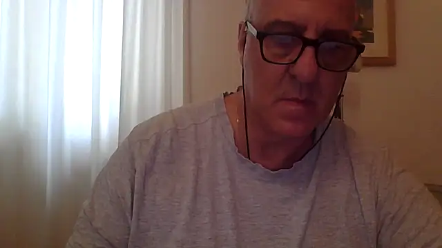 Snapshot of ANONIMO7735 chatting on 09.29.25 ANONIMO7735 online show from 09.29.25