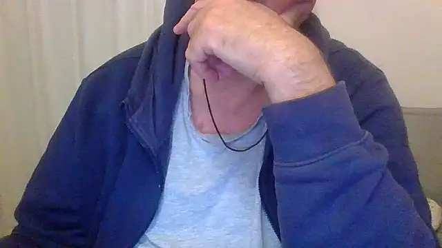 Snapshot of ANONIMO7735 chatting on 10.10.25 ANONIMO7735 online show from 10.10.25