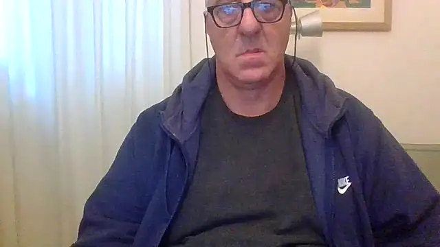 Snapshot of ANONIMO7735 chatting on 10.14.25 ANONIMO7735 online show from 10.14.25