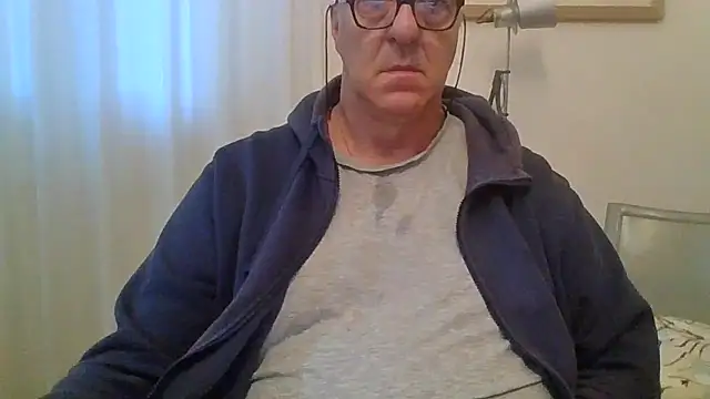 Snapshot of ANONIMO7735 chatting on 10.27.25 ANONIMO7735 online show from 10.27.25